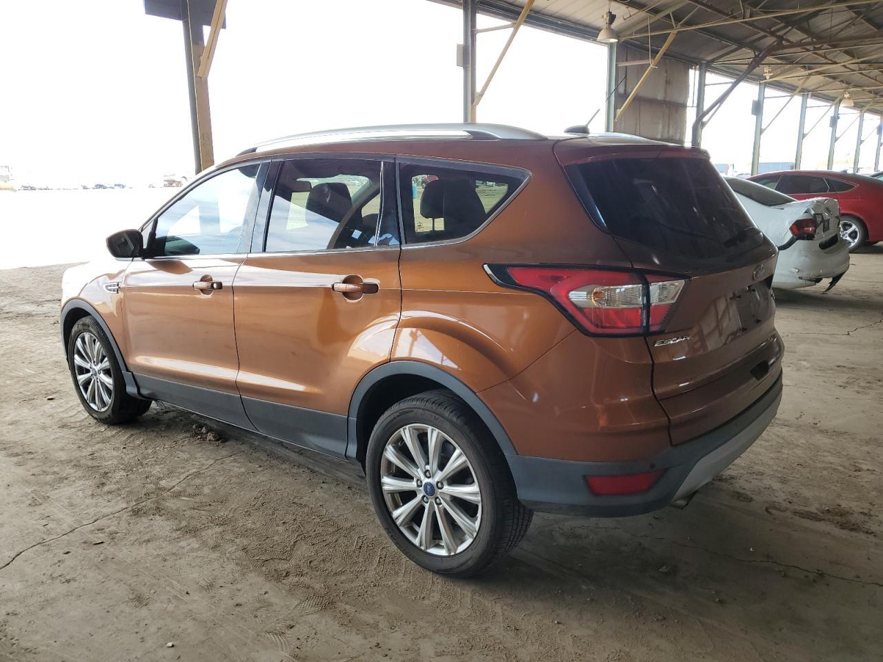2017 Ford Escape Titanium - Фото 2