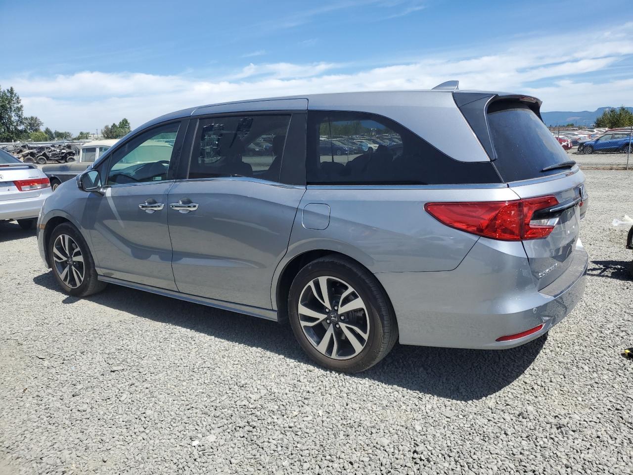 2024 Honda Odyssey Touring - Фото 2