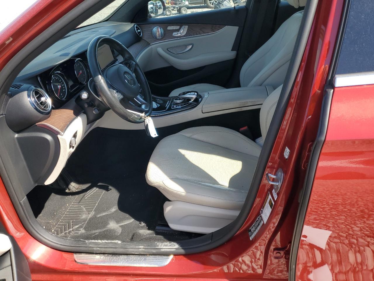 2017 Mercedes-Benz E 300 - Фото 7