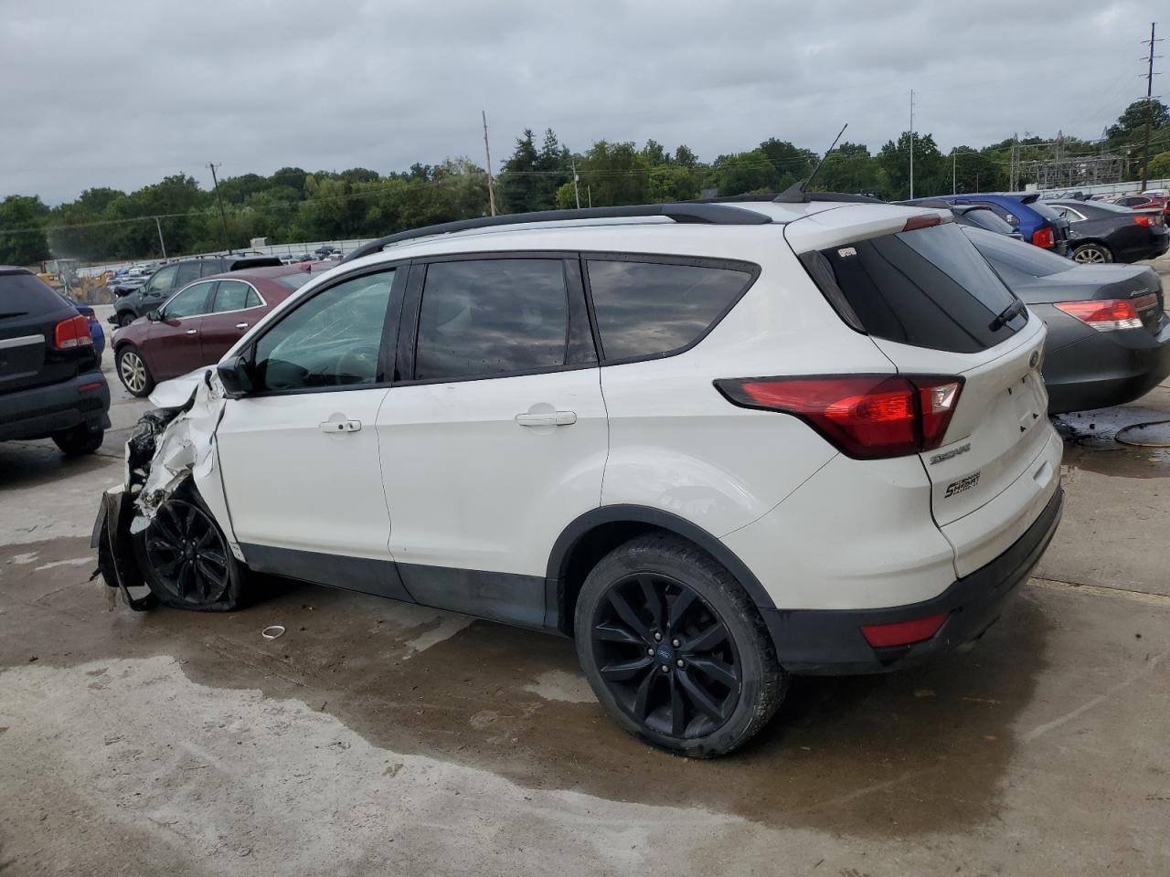 2019 Ford Escape Se - Фото 2