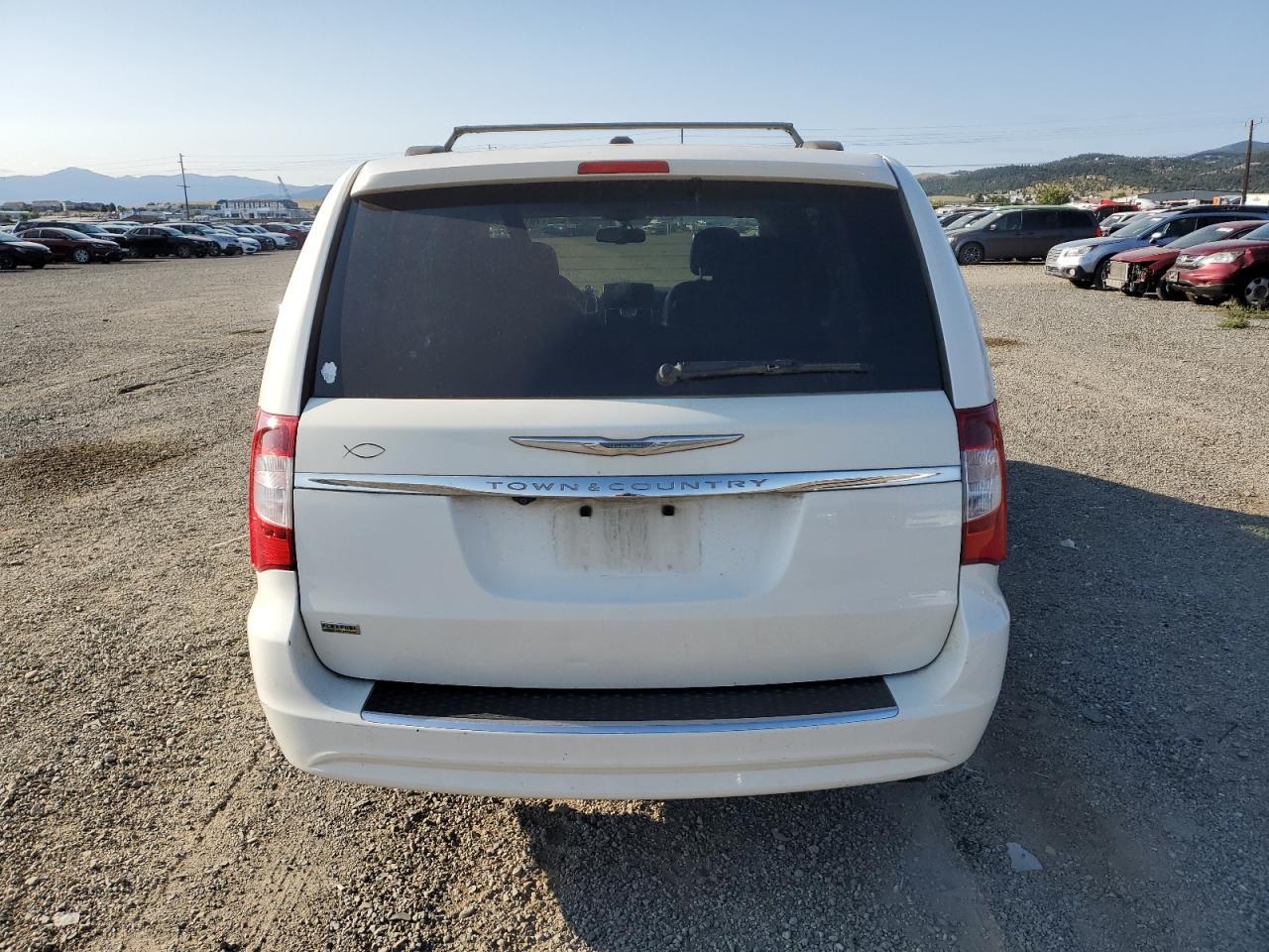 2013 Chrysler Town & Country Touring - Image 6