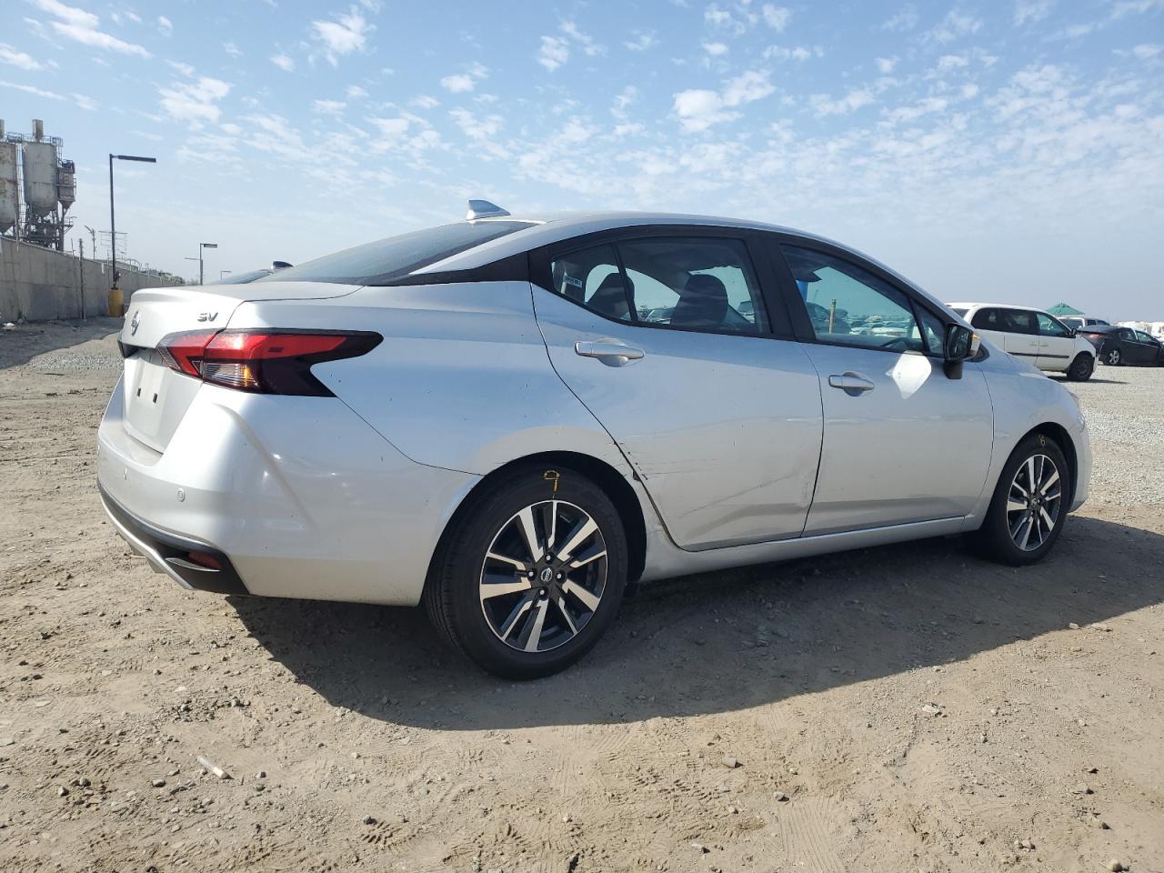 2021 Nissan Versa Sv - Image 3