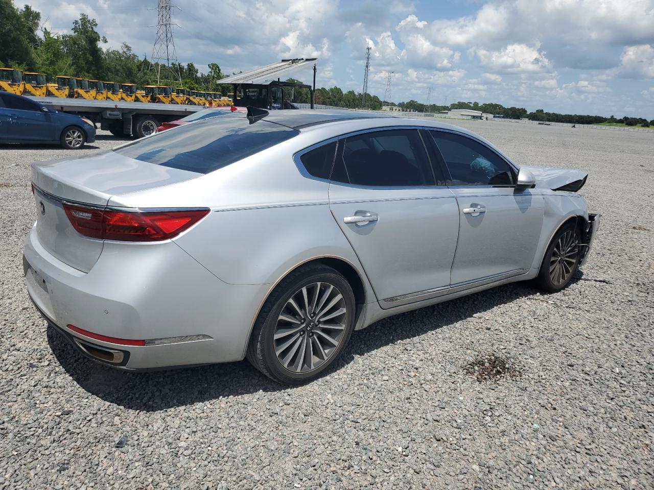 2018 Kia Cadenza Luxury Luxury - Фото 3