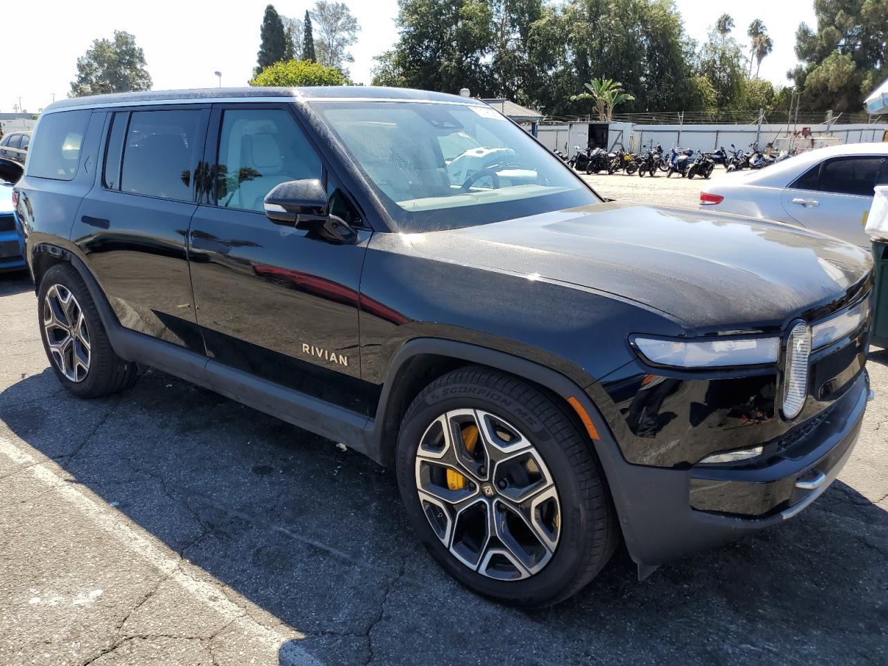 2023 Rivian R1S Launch Edition - Image 4