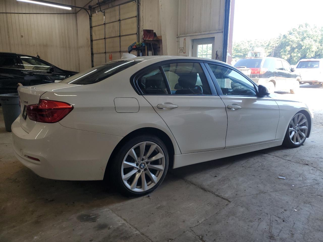 2018 BMW 320 Xi - Image 3