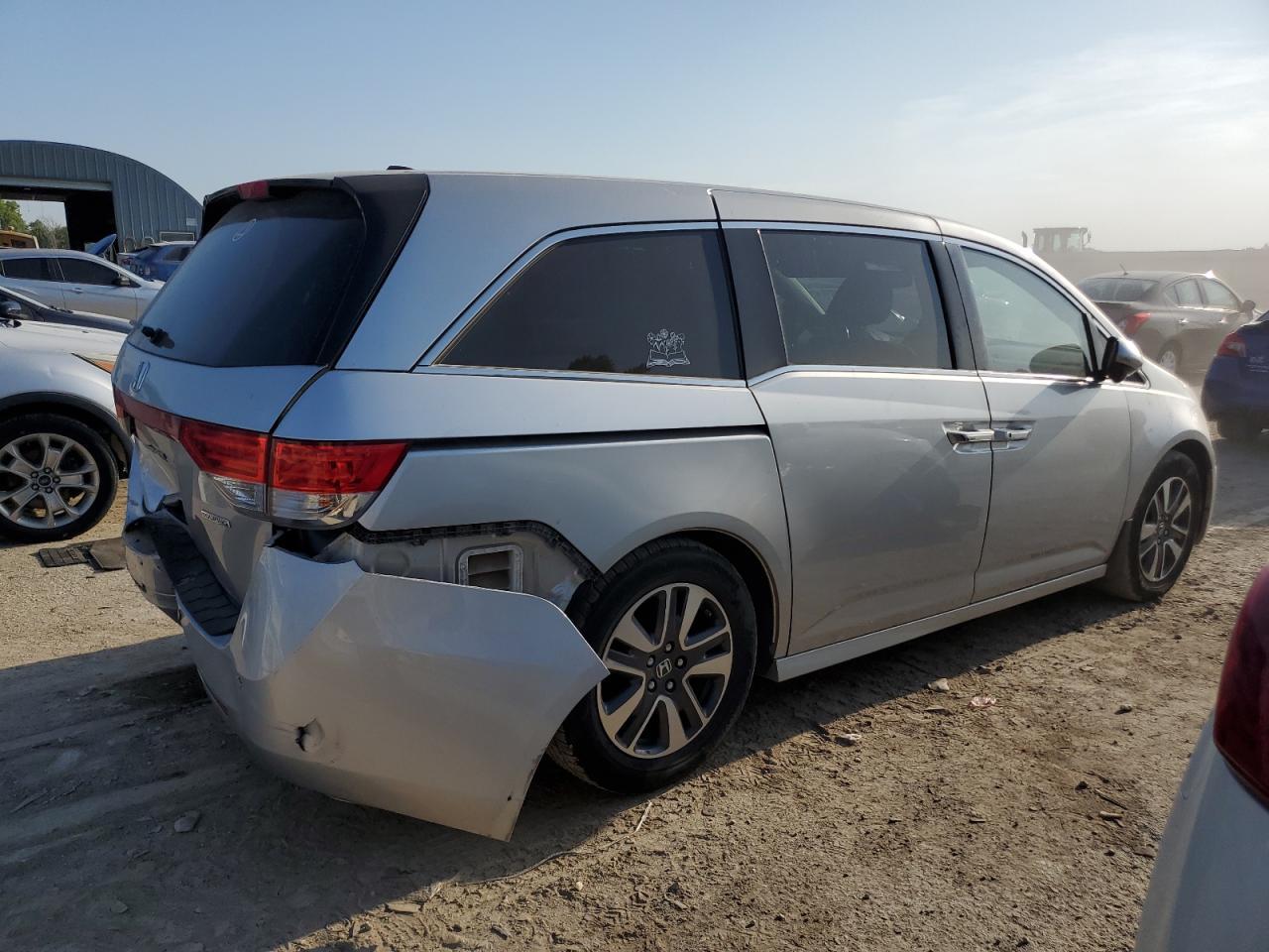 2015 Honda Odyssey Touring - Фото 3