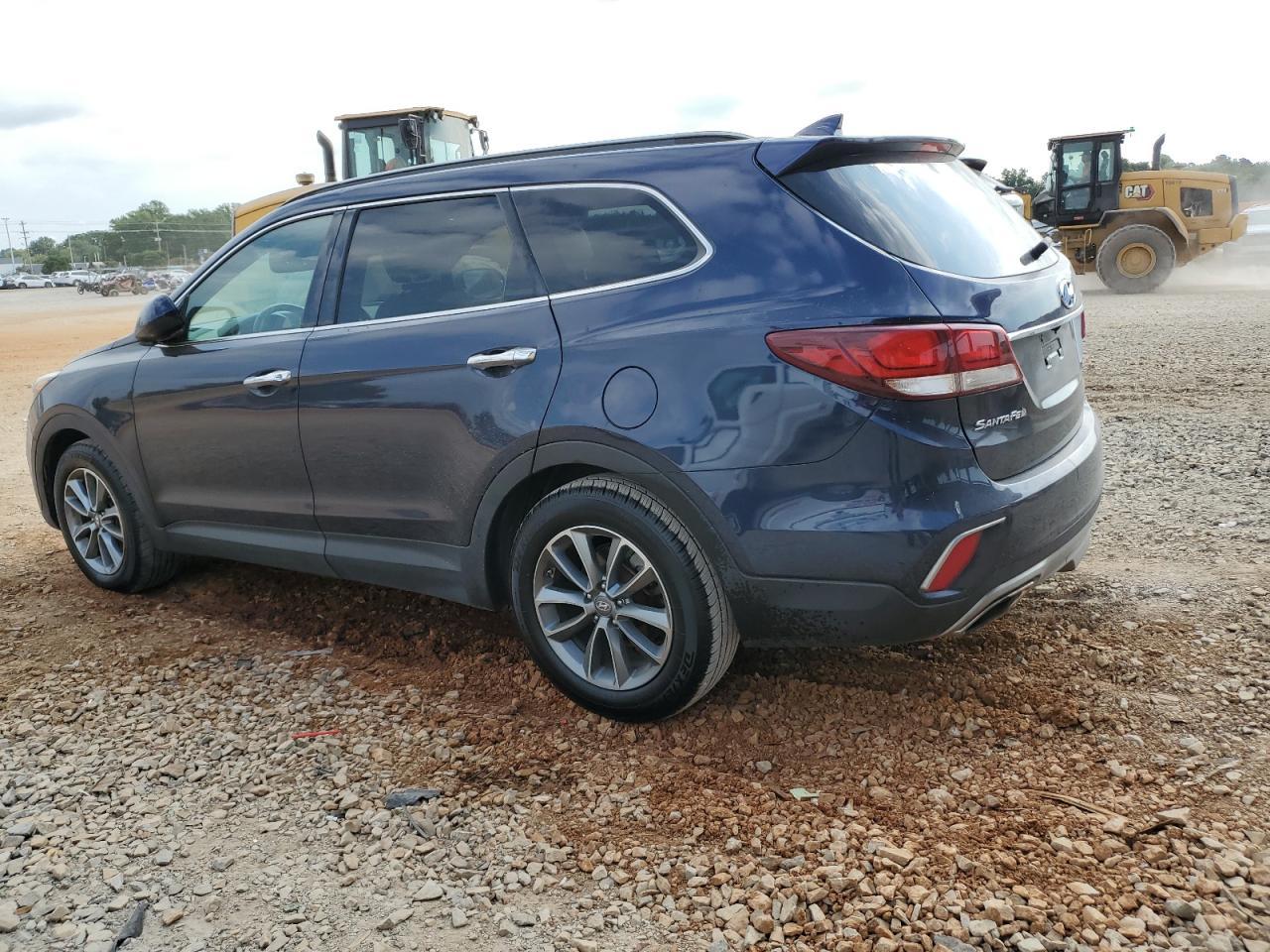 2017 Hyundai Santa Fe Se - Image 2