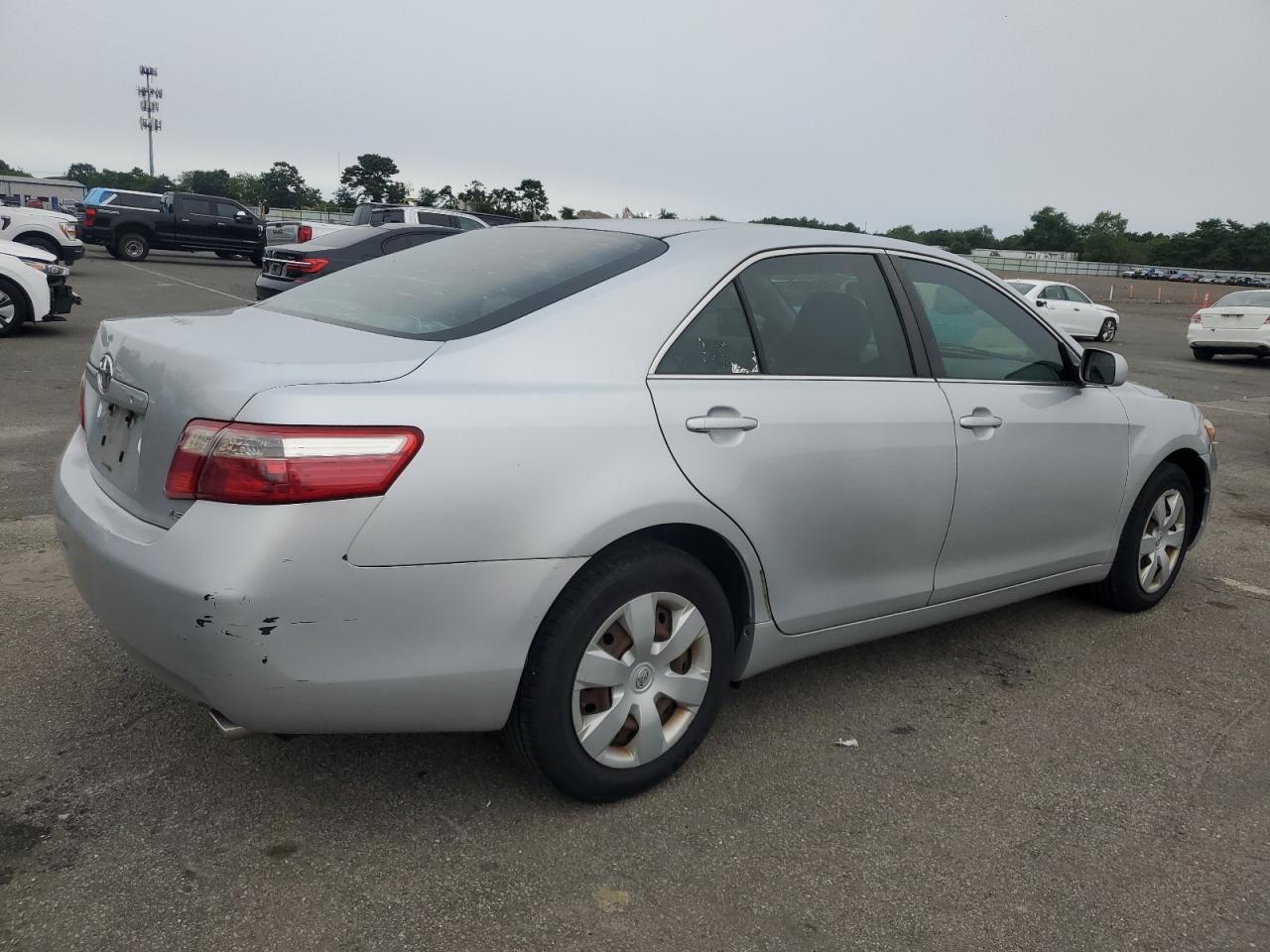 2007 Toyota Camry Le - Фото 3