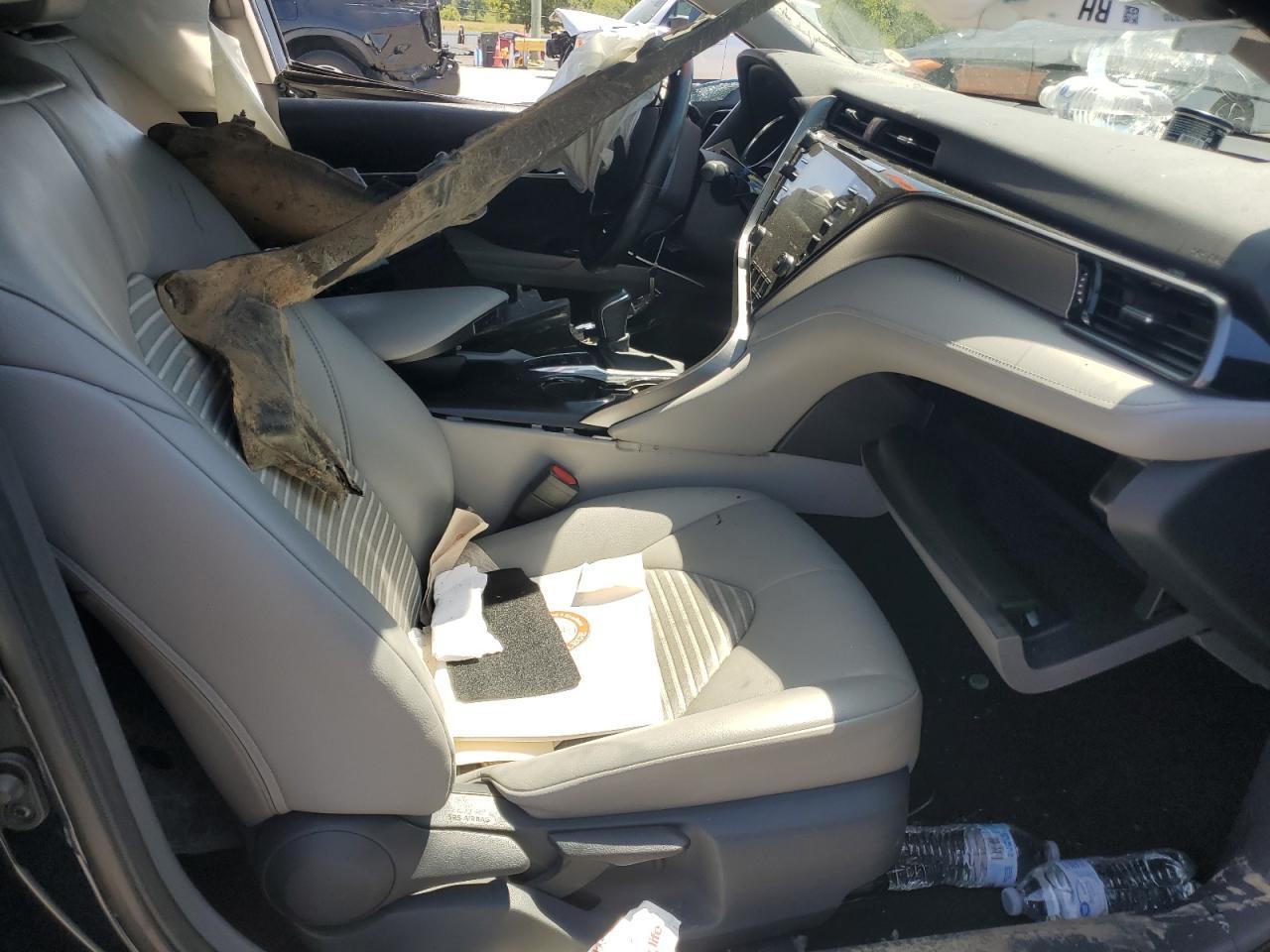 2020 Toyota Camry Se - Фото 7