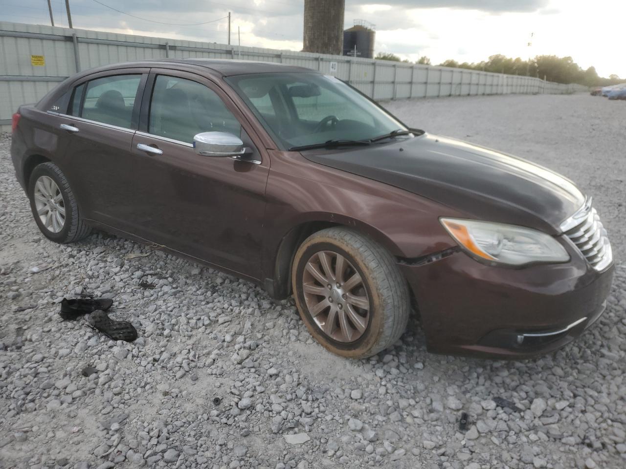 2013 Chrysler 200 Limited - Фото 4