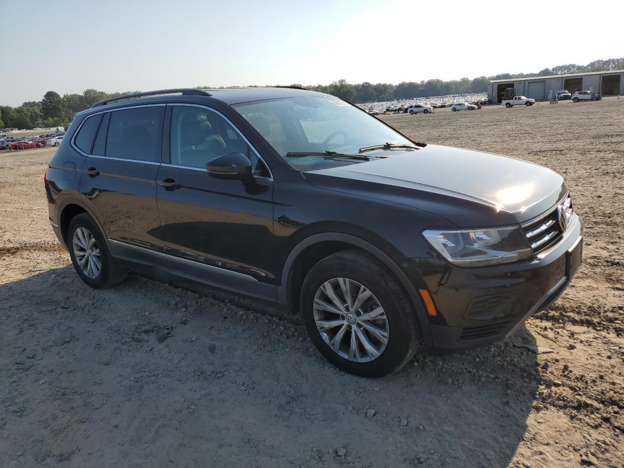 2018 Volkswagen Tiguan Se - Фото 4