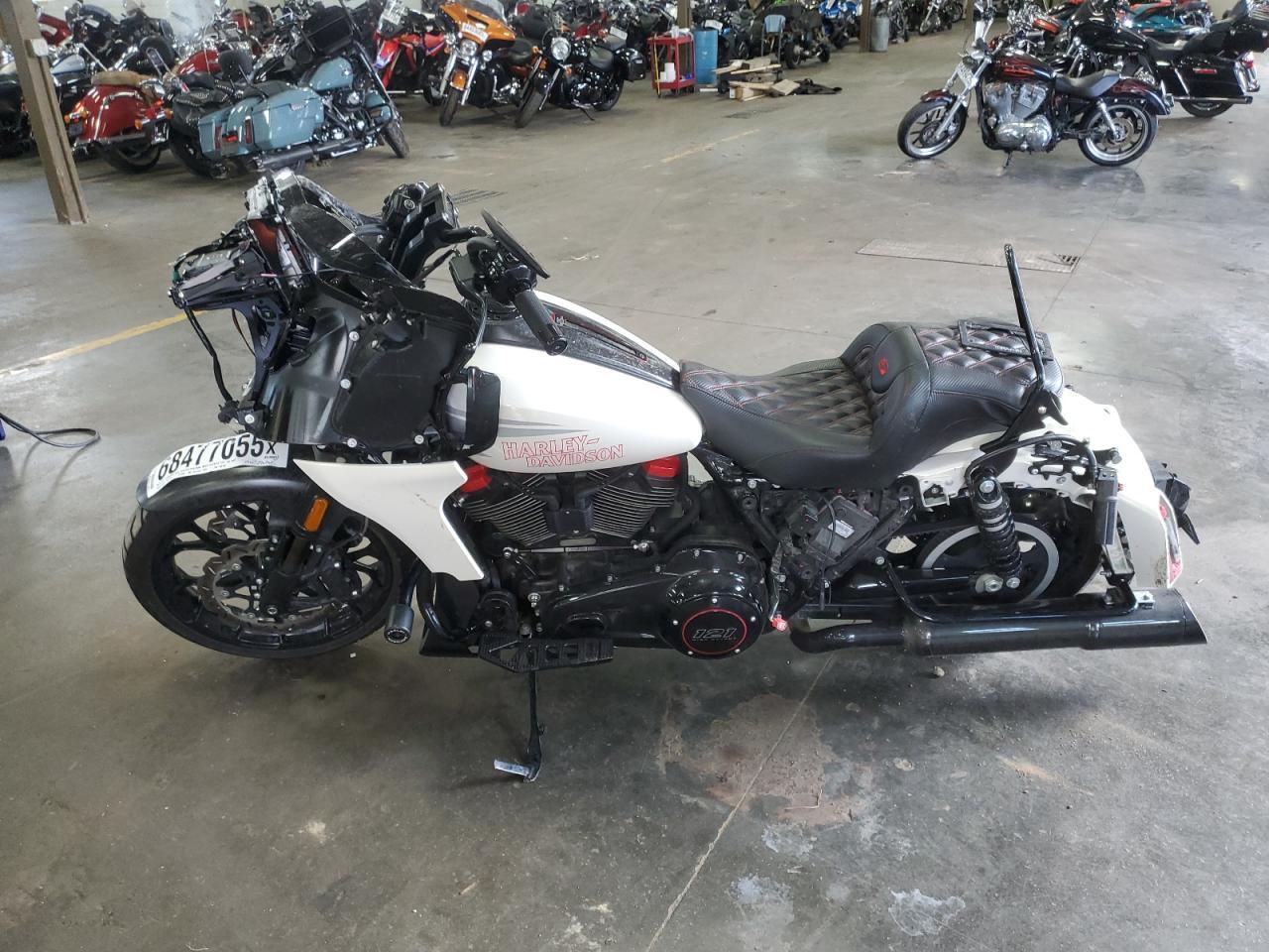 2024 Harley-Davidson Fltrxstse - Image 3