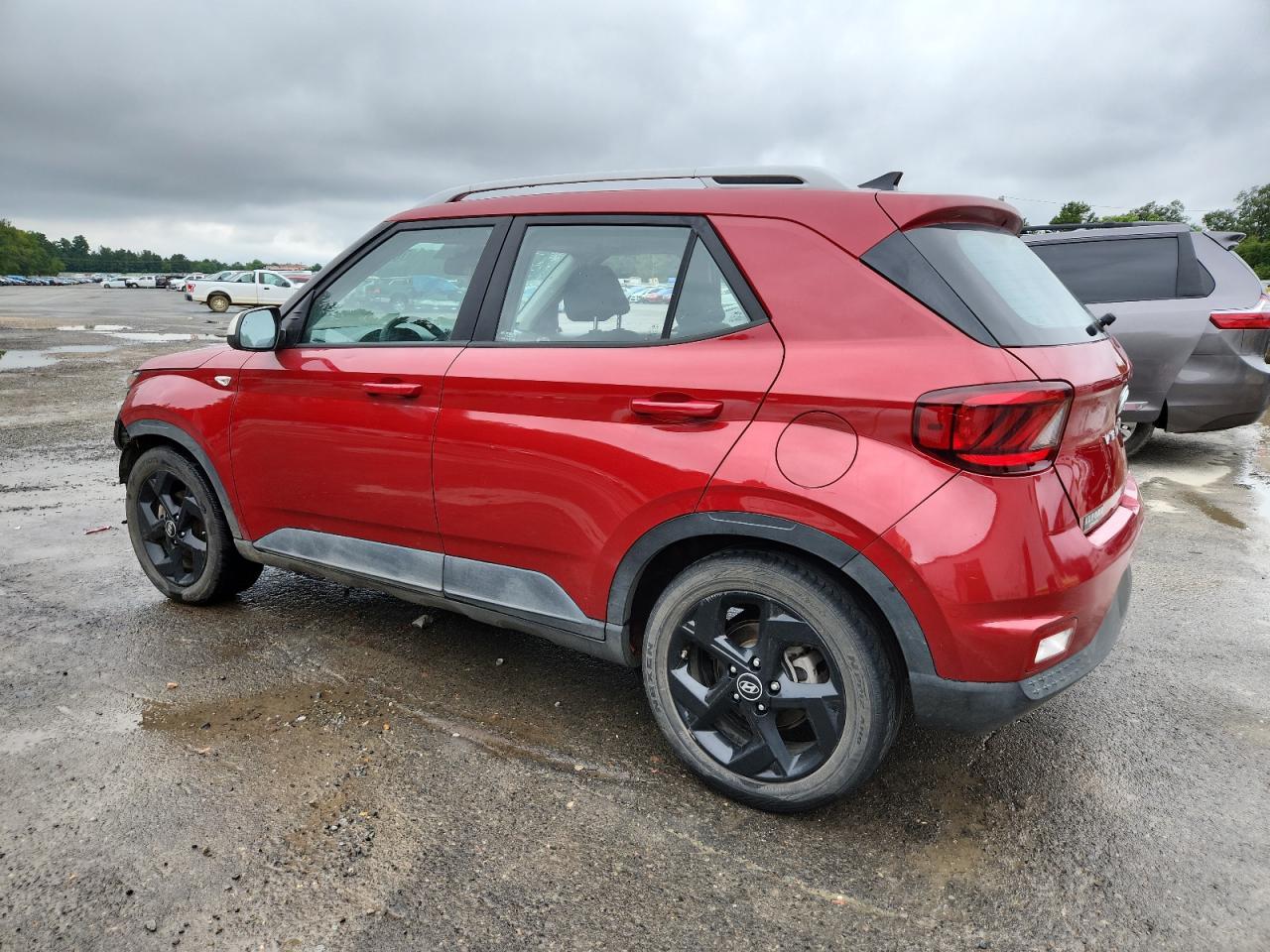 2022 Hyundai Venue Sel - Image 2