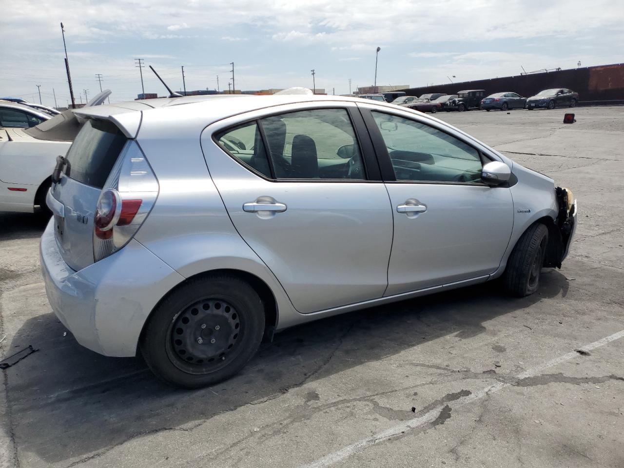 2013 Toyota Prius C - Image 3