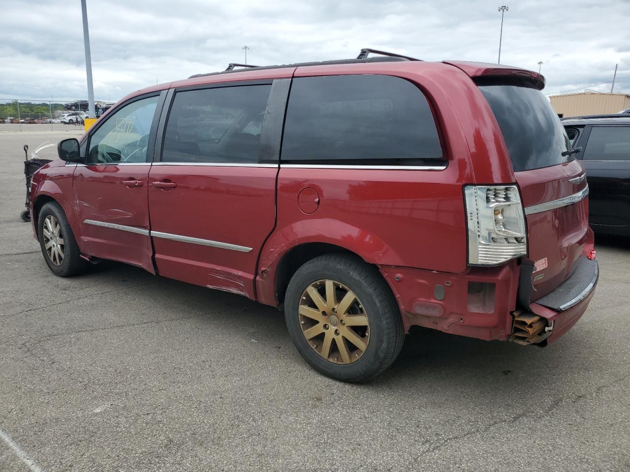 2015 Chrysler Town & Country Touring - Фото 2