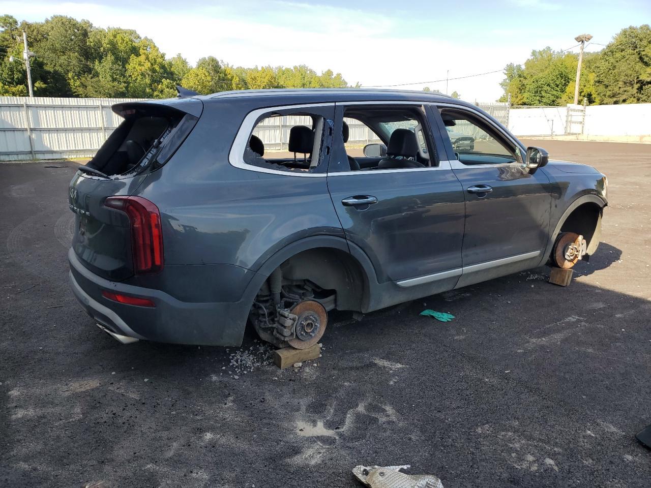 2022 Kia Telluride S - Фото 3