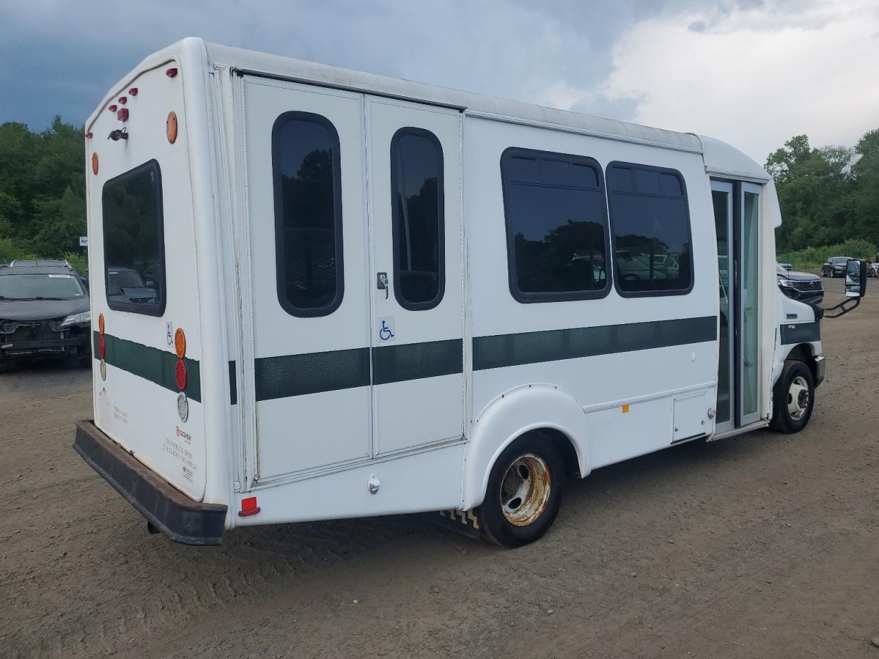 2017 Ford Econoline E350 Super Duty Cutaway Van - Фото 3