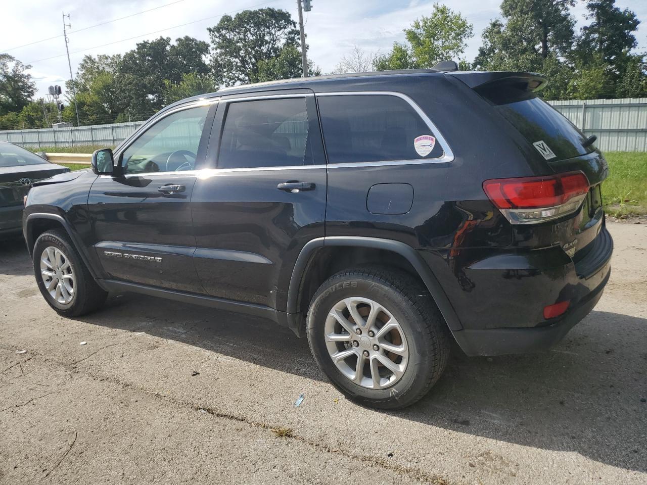 2022 Jeep Grand Cherokee Laredo E - Фото 2