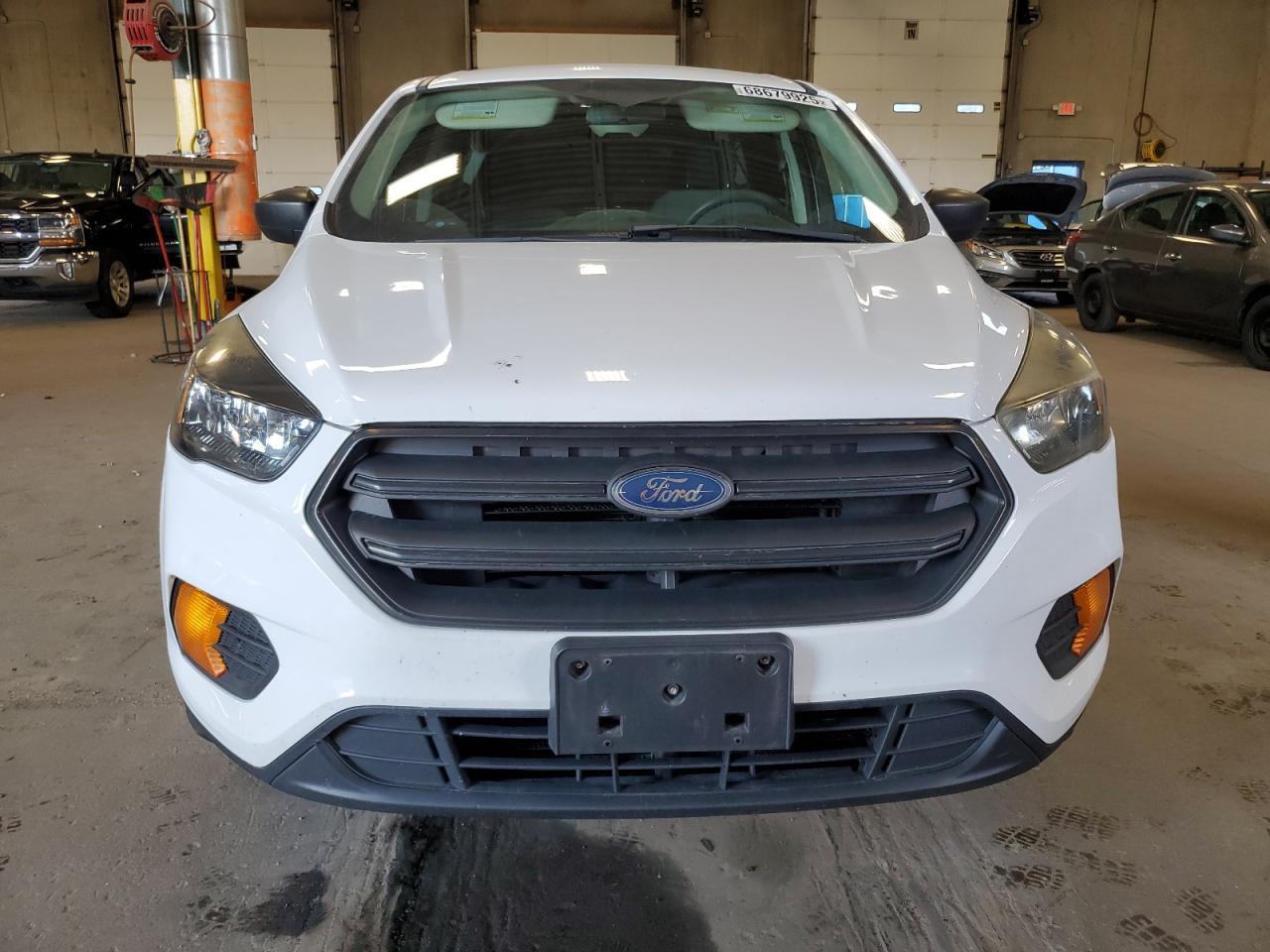 2019 Ford Escape S - Фото 5