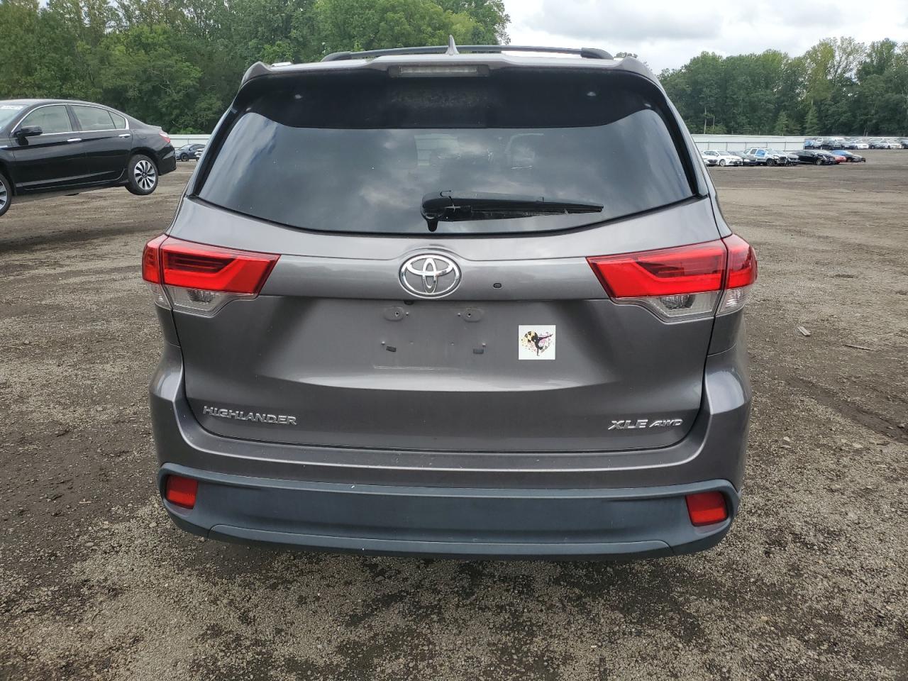 2018 Toyota Highlander Se - Image 6