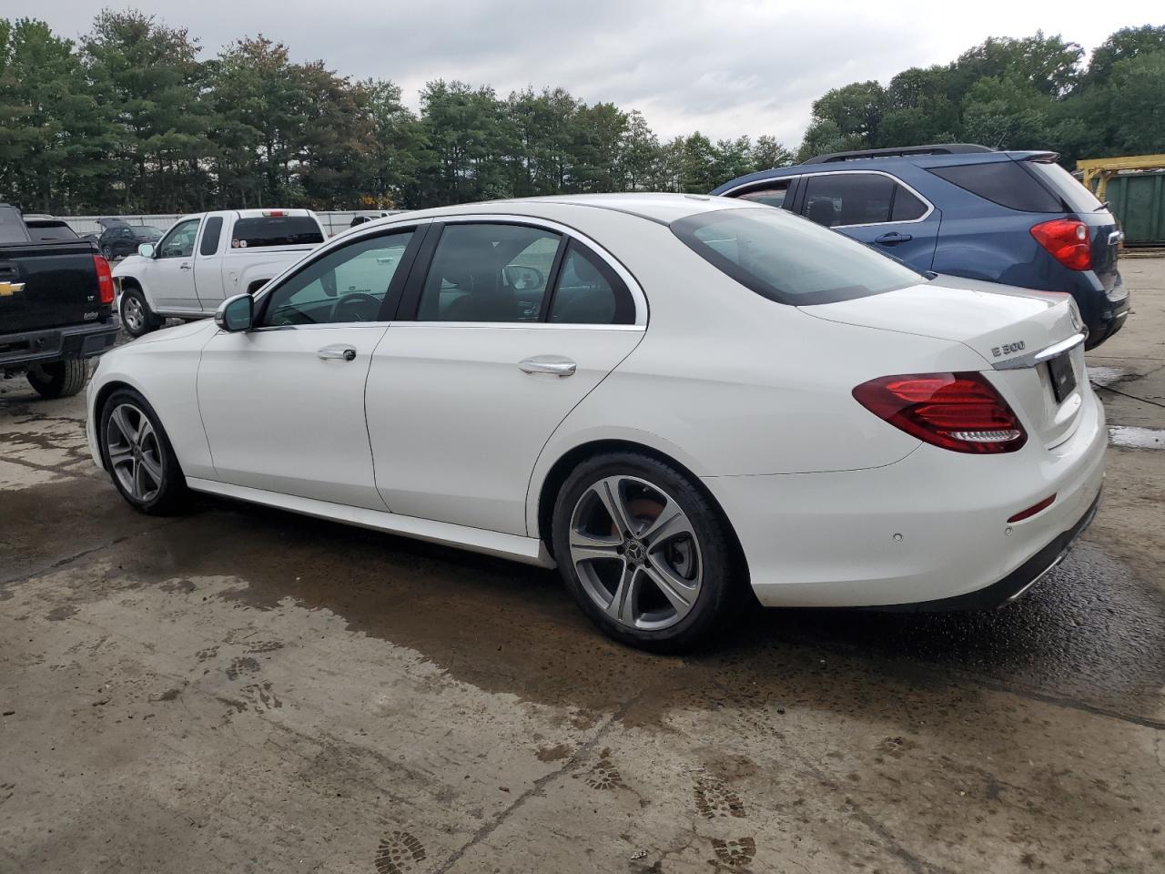 2019 Mercedes-Benz E 300 4Matic - Фото 2