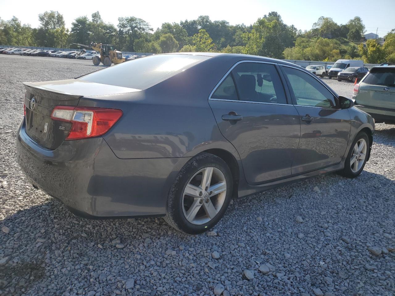 2014 Toyota Camry L - Image 3