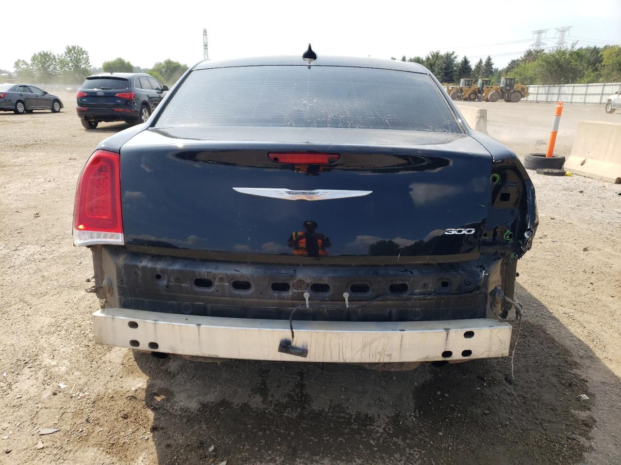 2016 Chrysler 300 Limited - Image 6