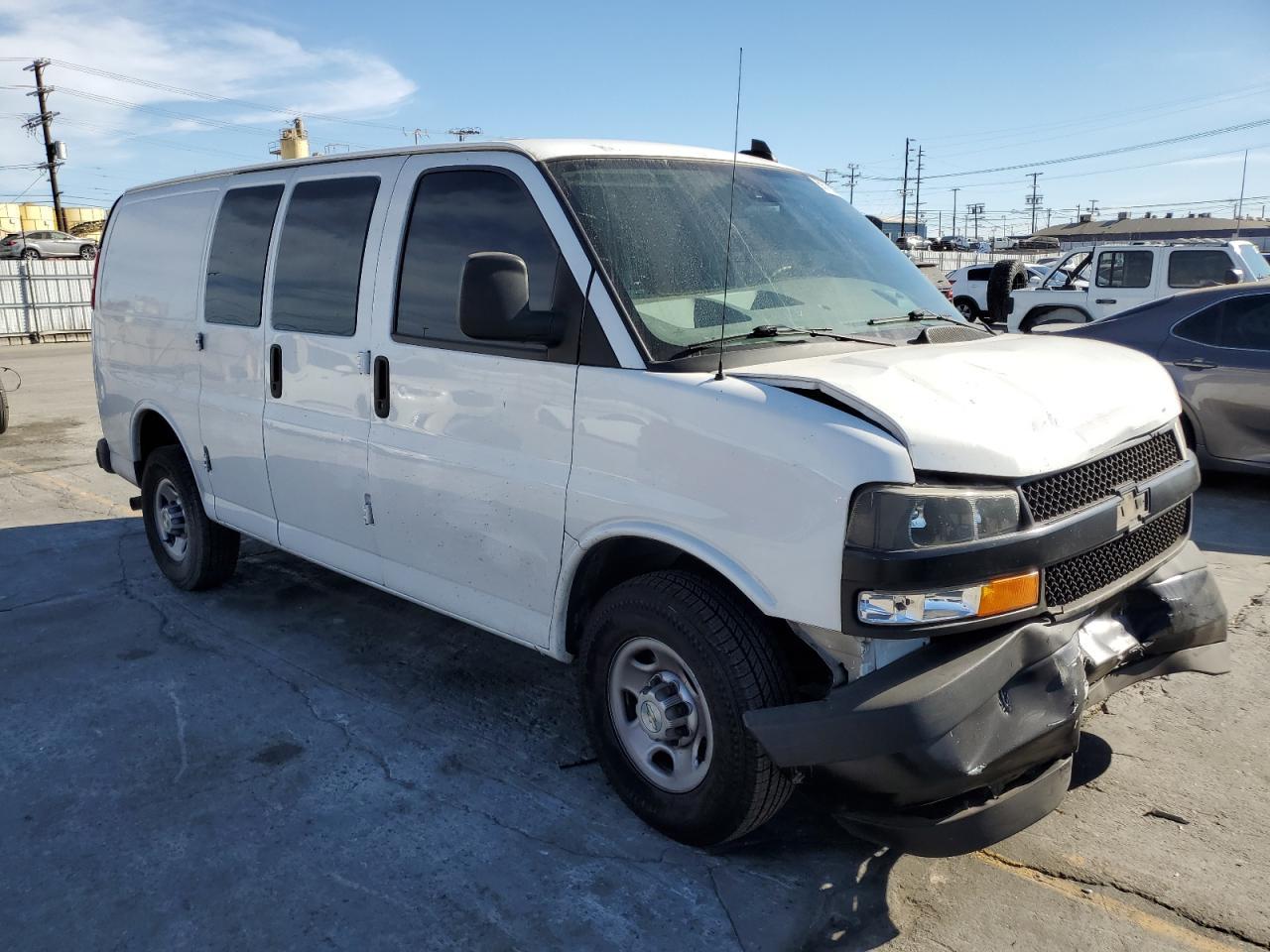 2021 Chevrolet Express G2500 - Фото 4