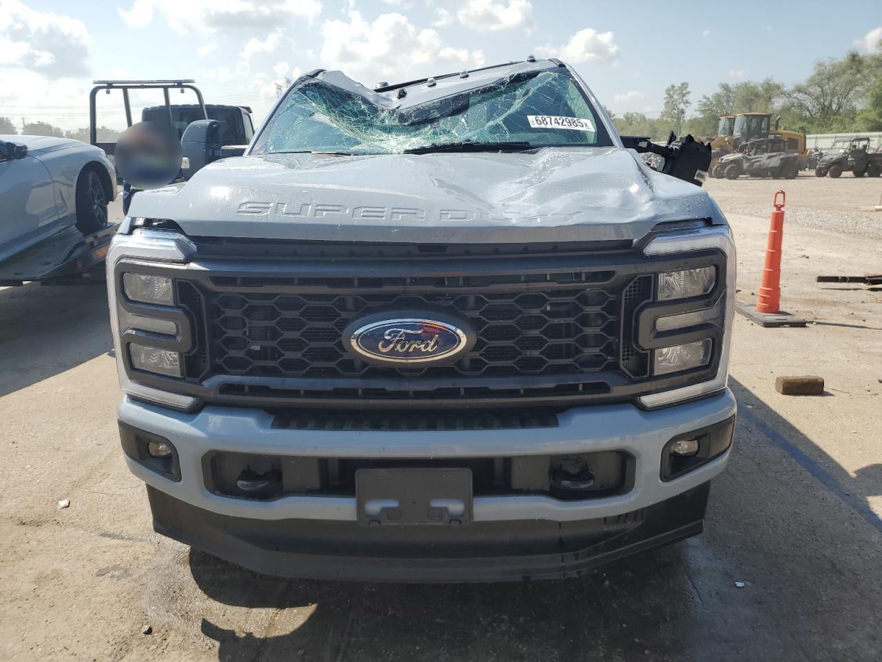2024 Ford F350 Super Duty - Image 5