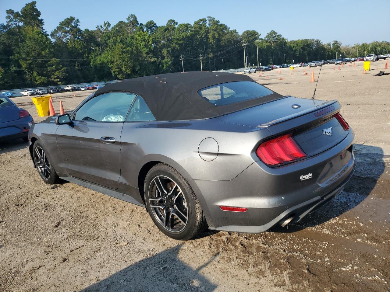 2022 Ford Mustang - Фото 2