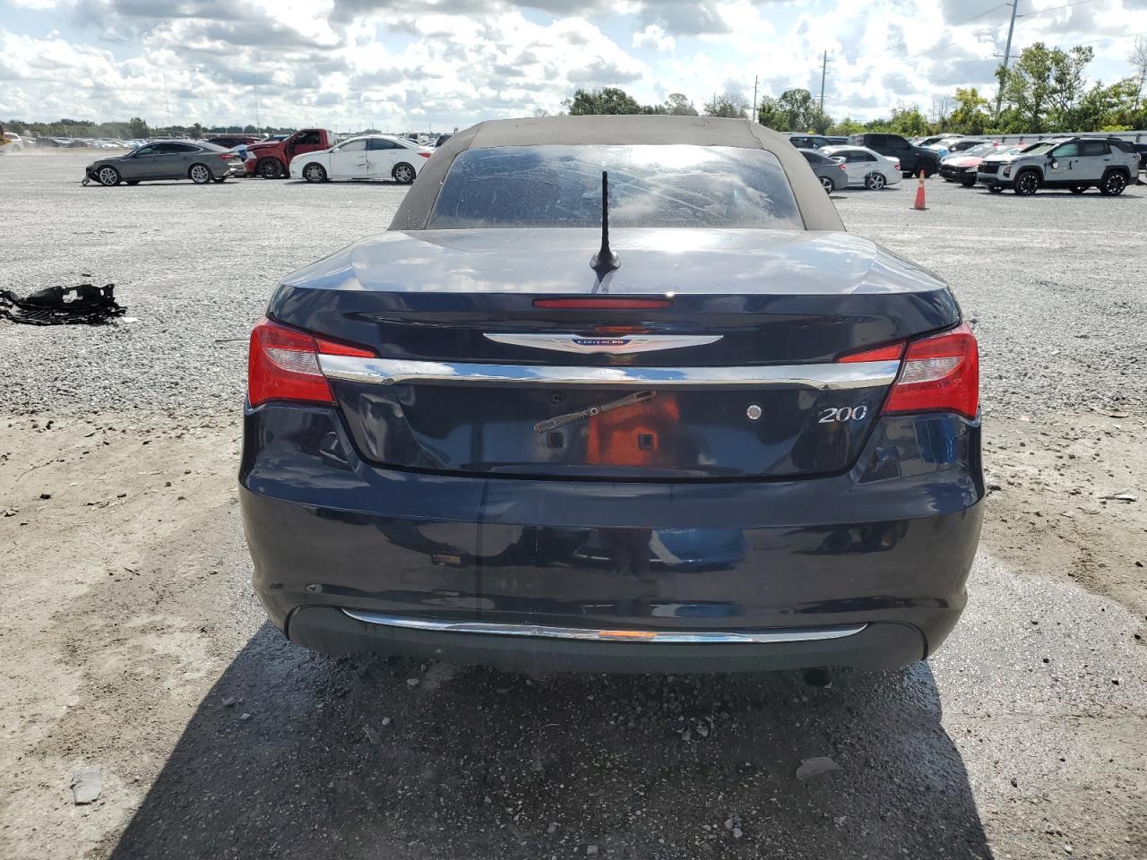 2011 Chrysler 200 Touring - Фото 6