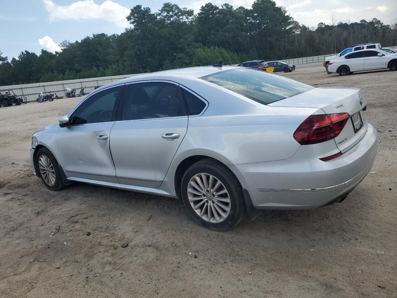 2017 Volkswagen Passat Se - Image 2