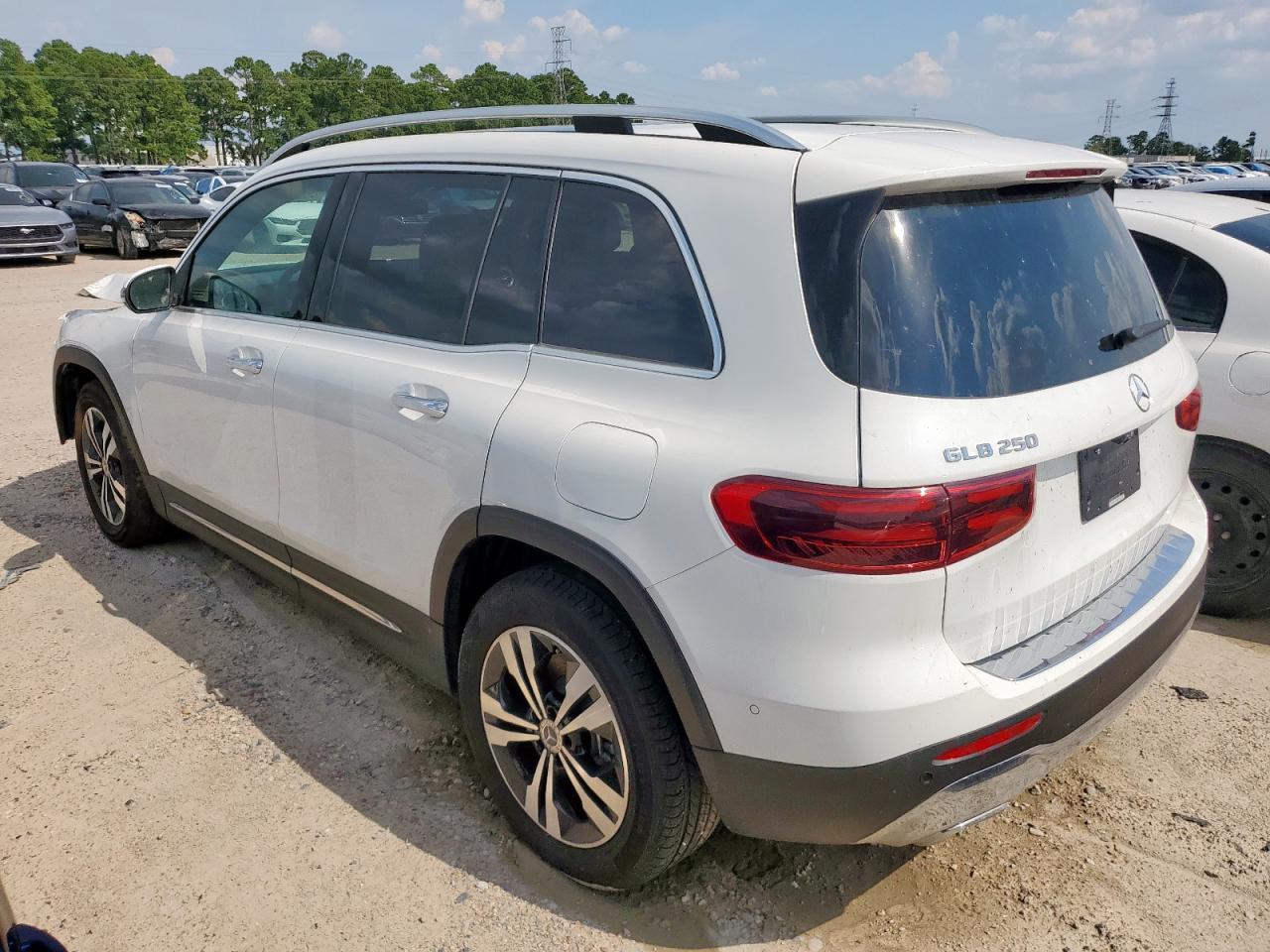 2025 Mercedes-Benz Glb 250 - Фото 2