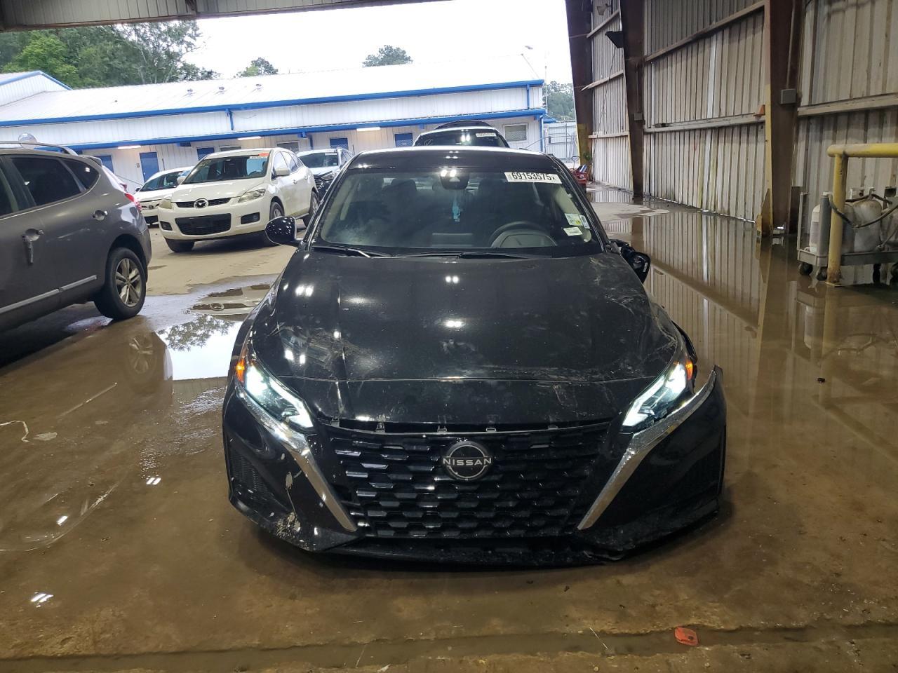 2023 Nissan Altima Sv - Image 5