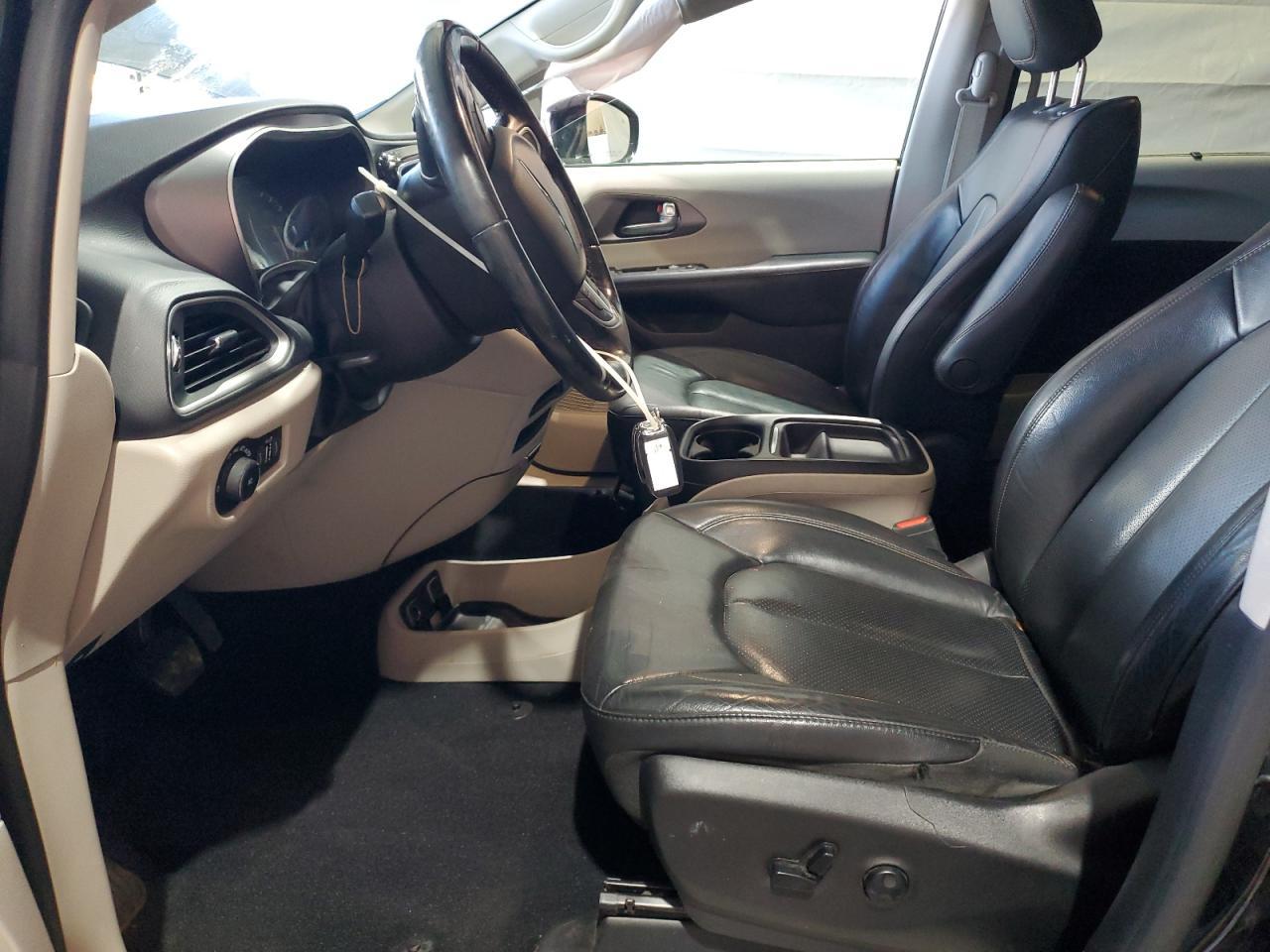 2020 Chrysler Pacifica Touring L - Image 7