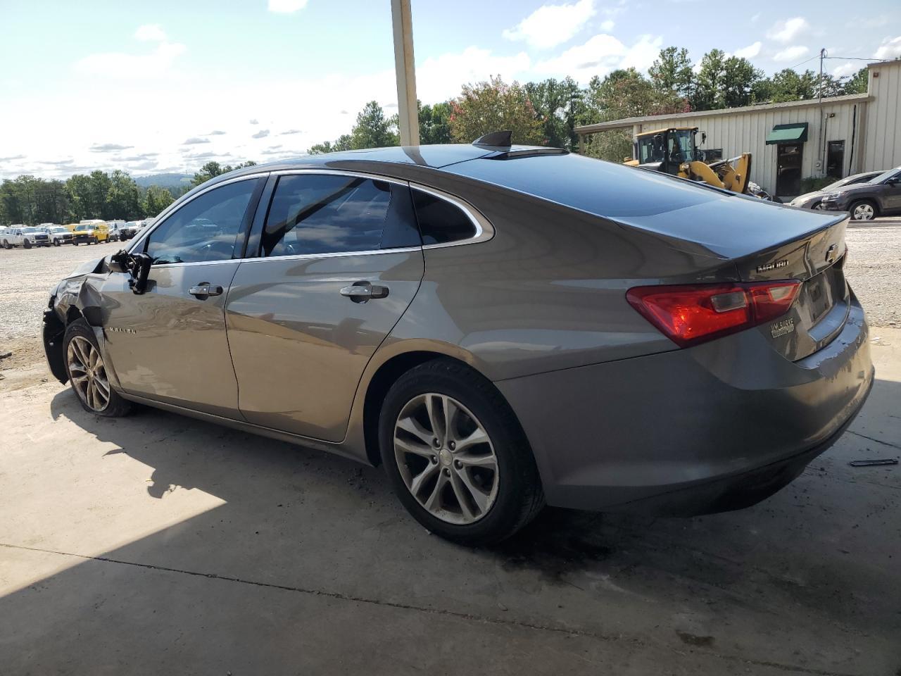 2018 Chevrolet Malibu Lt - Image 2