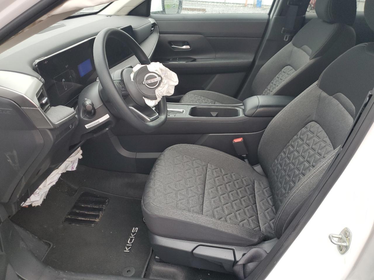 2025 Nissan Kicks Sv - Image 7