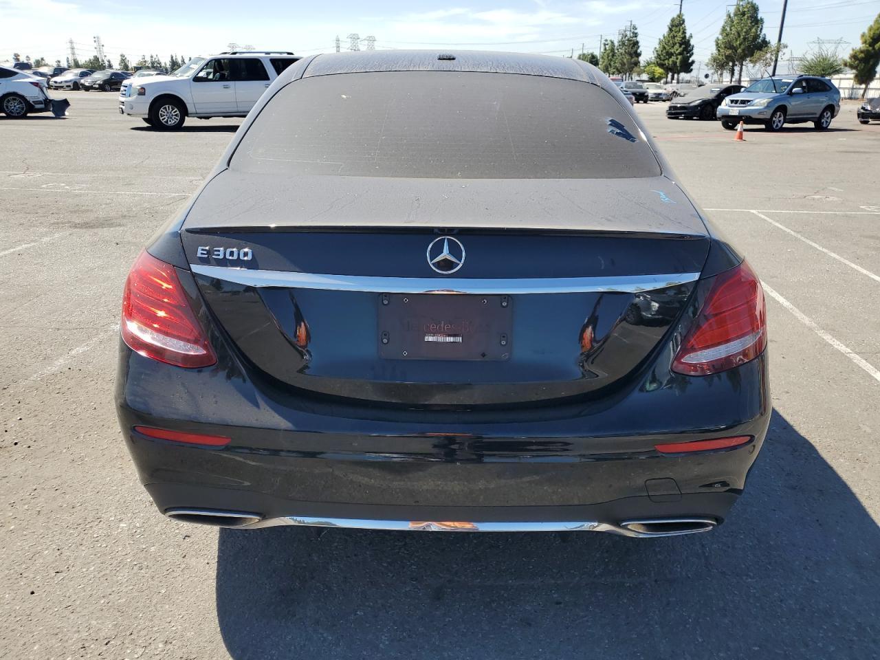 2018 Mercedes-Benz E 300 - Фото 6