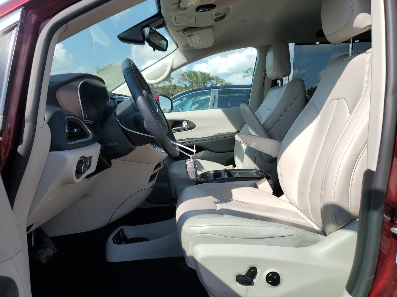 2017 Chrysler Pacifica Touring L - Фото 7