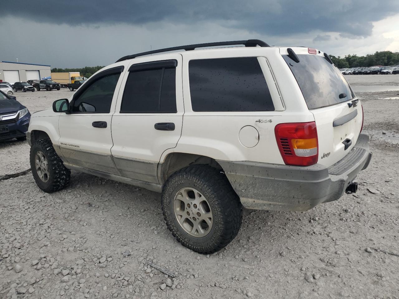 2000 Jeep Grand Cherokee Laredo - Image 2