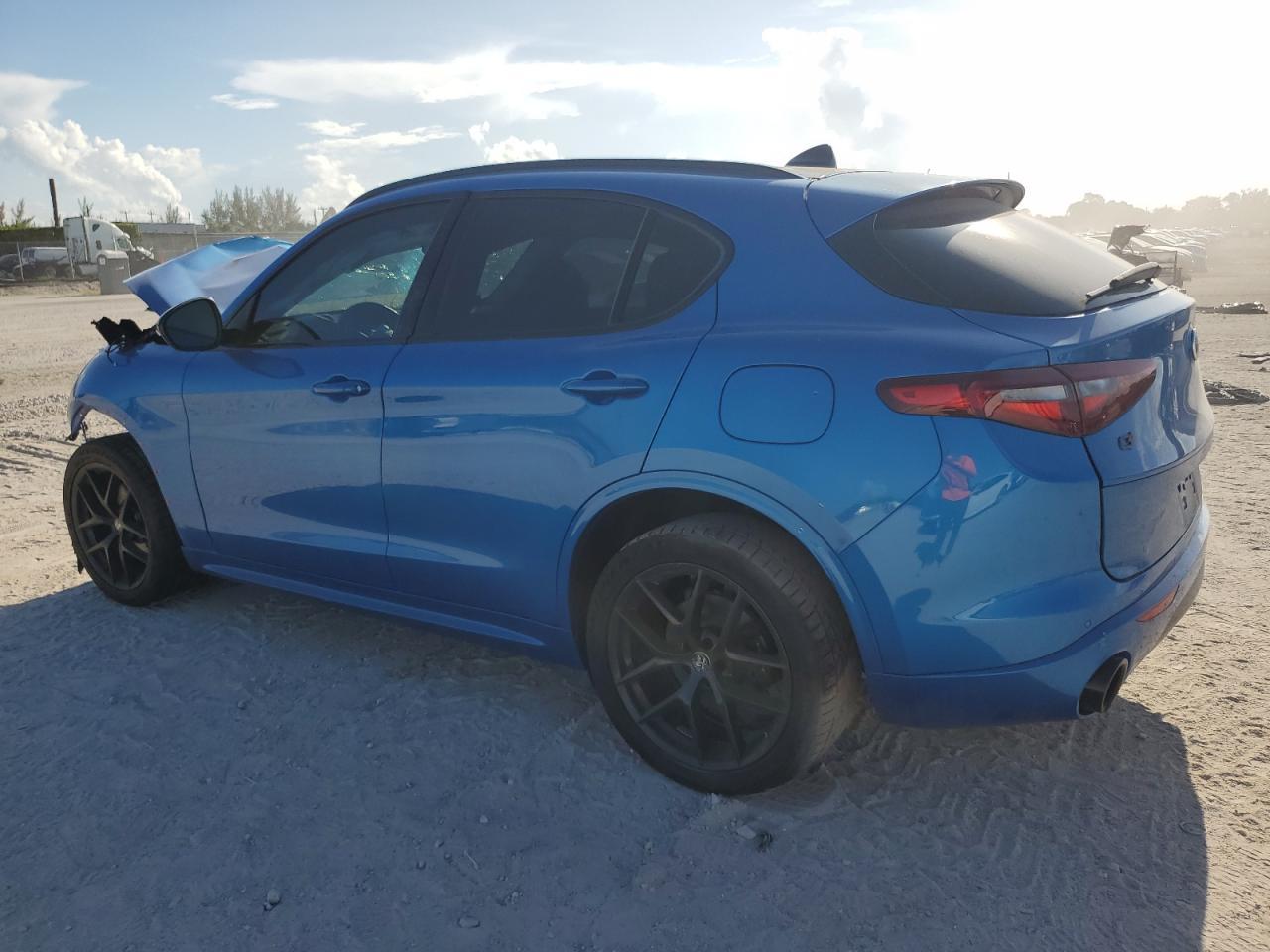 2020 Alfa Romeo Stelvio - Image 2