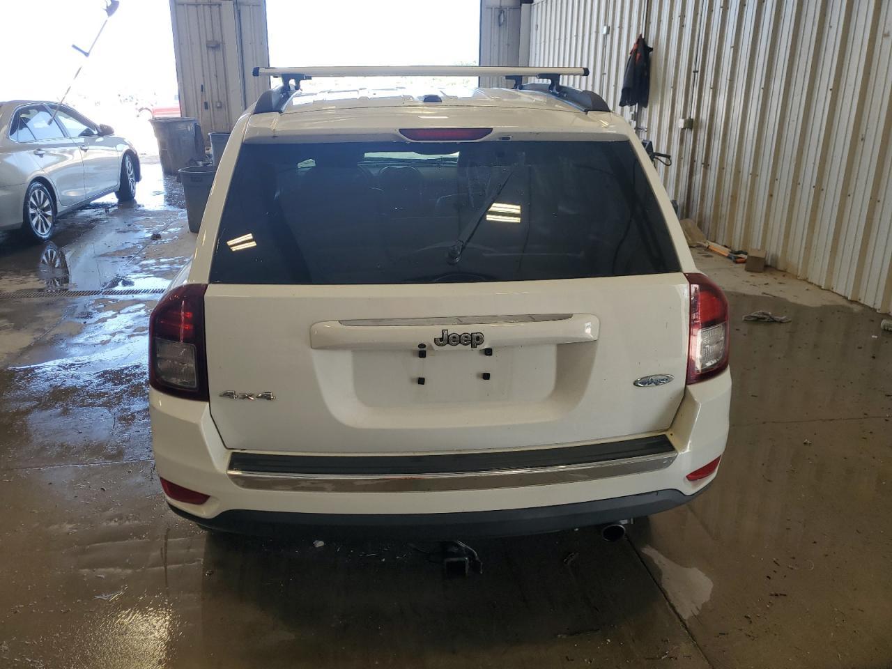 2016 Jeep Compass Latitude - Image 6