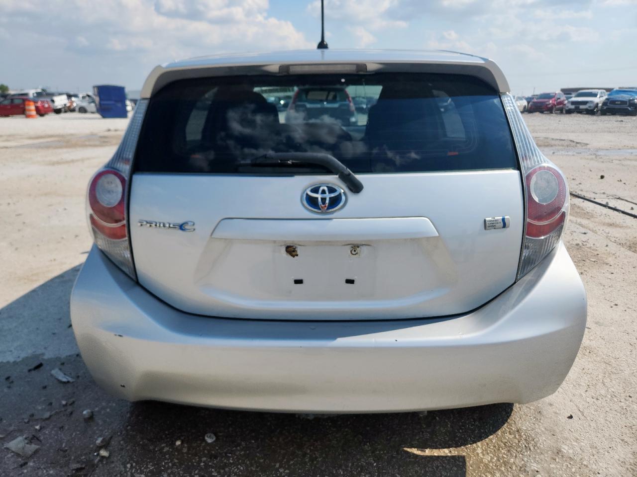 2013 Toyota Prius C - Image 6