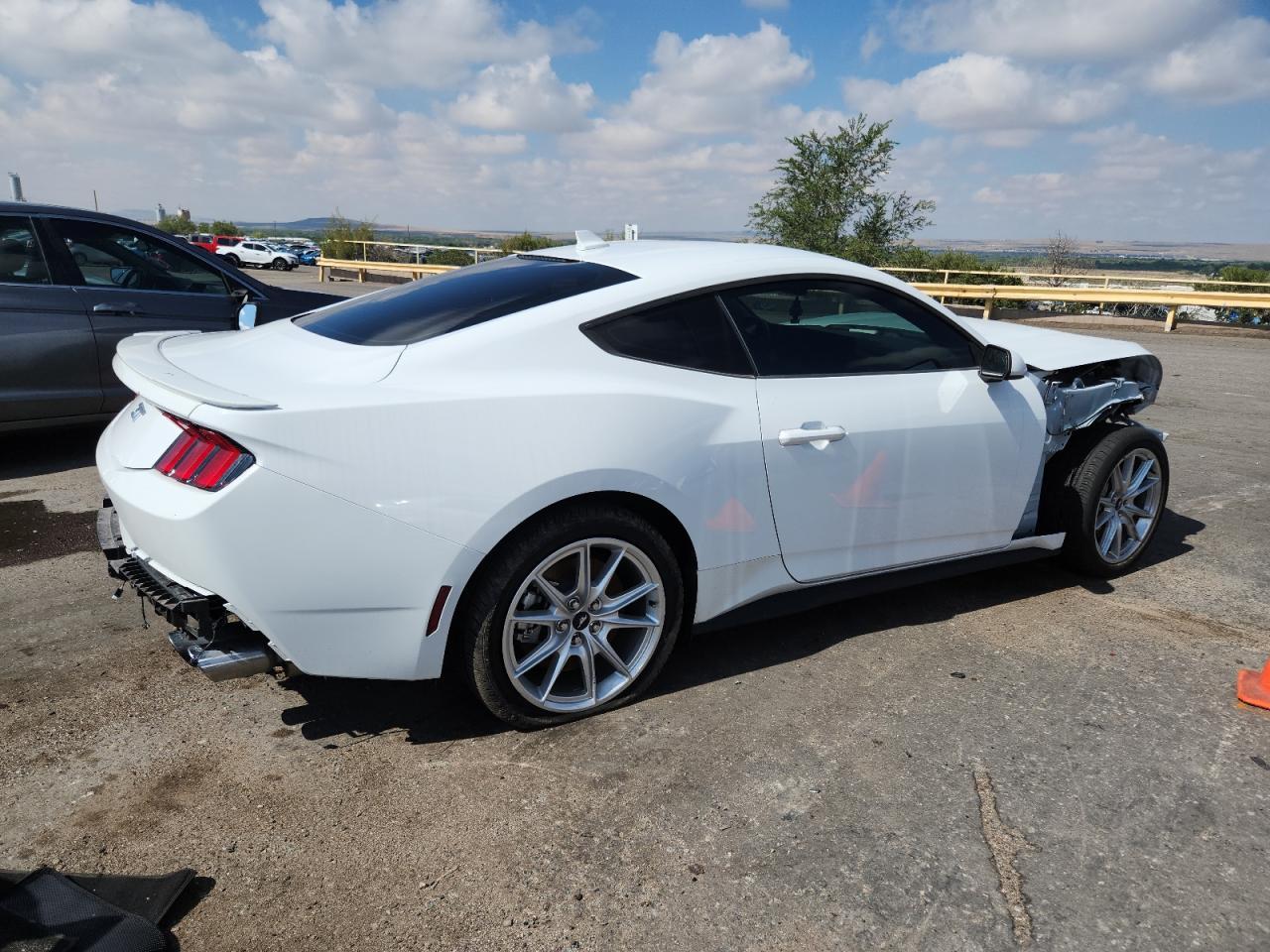 2024 Ford Mustang Gt - Фото 3