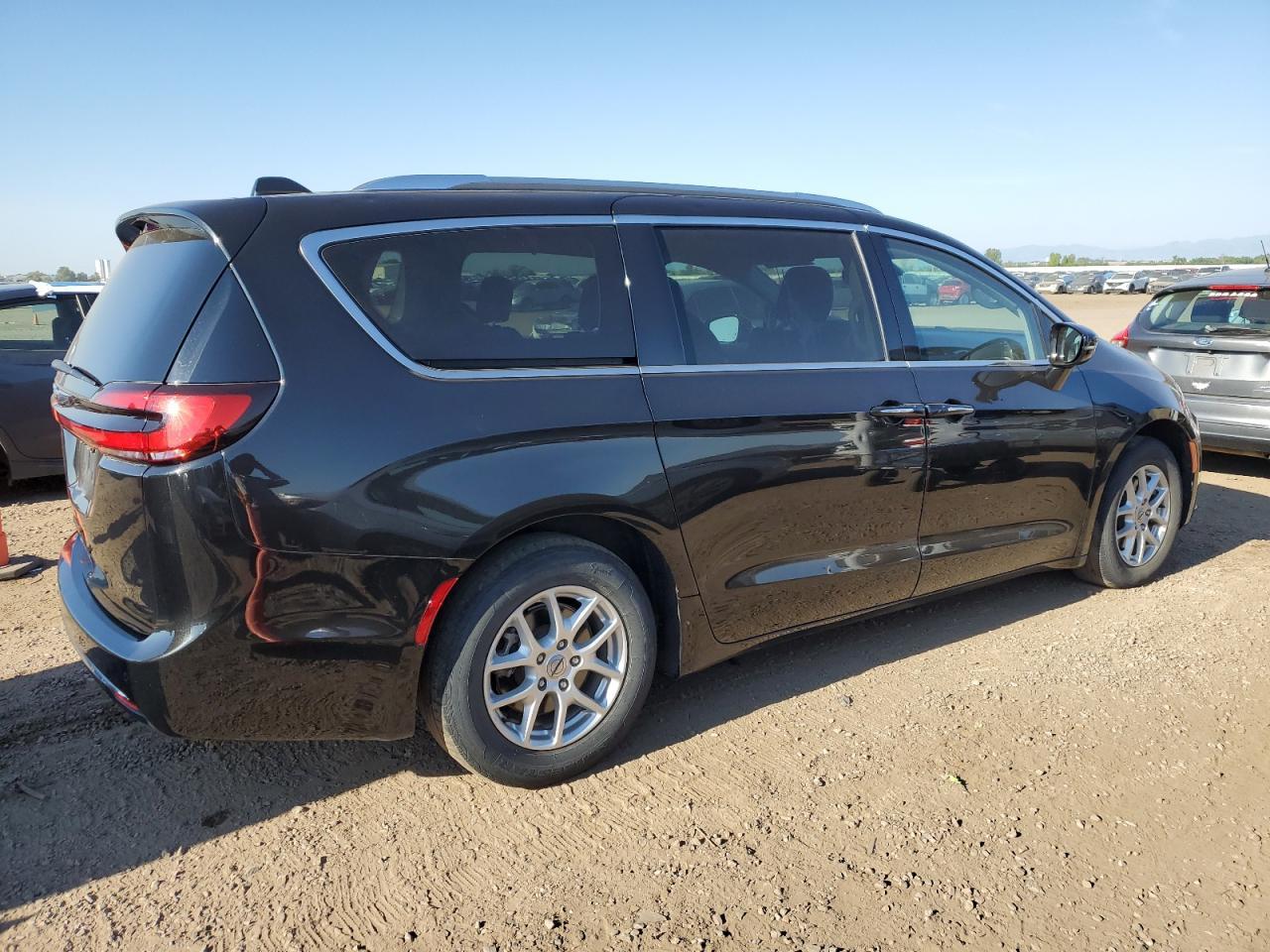 2021 Chrysler Pacifica Touring L - Фото 3