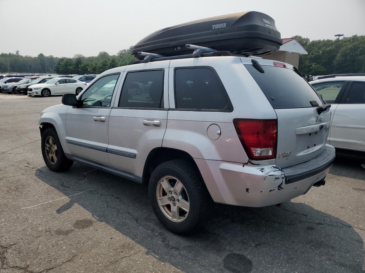 2007 Jeep Grand Cherokee Laredo - Image 2