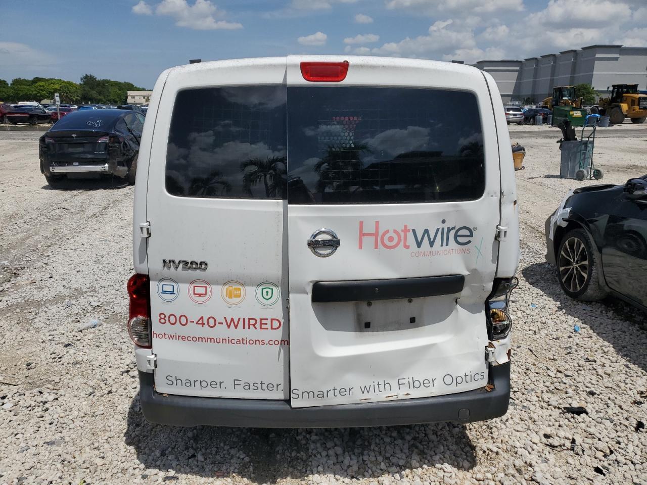 2015 Nissan Nv200 2.5S - Фото 6