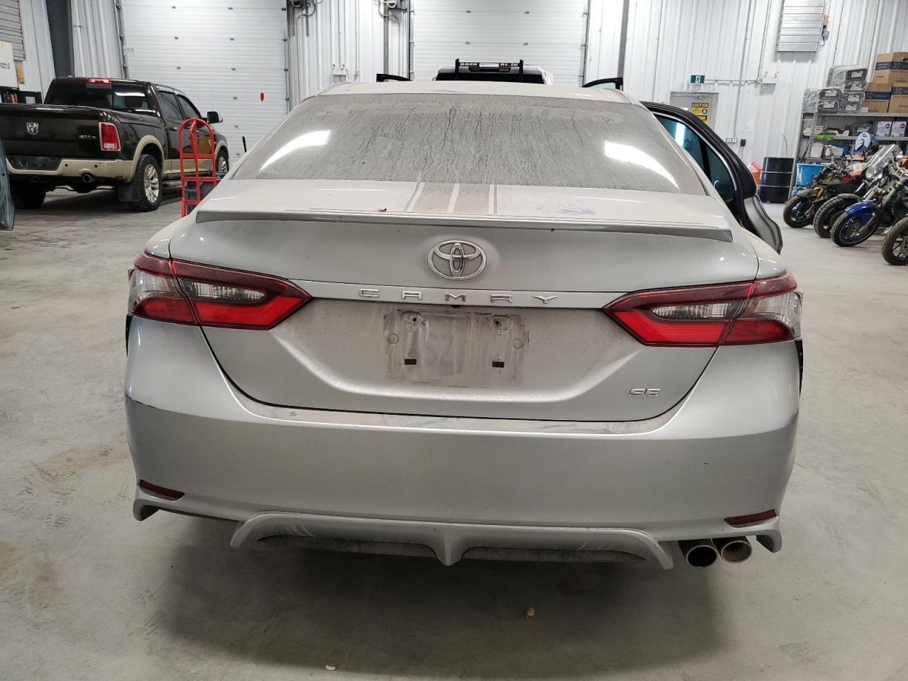2021 Toyota Camry Se - Фото 6