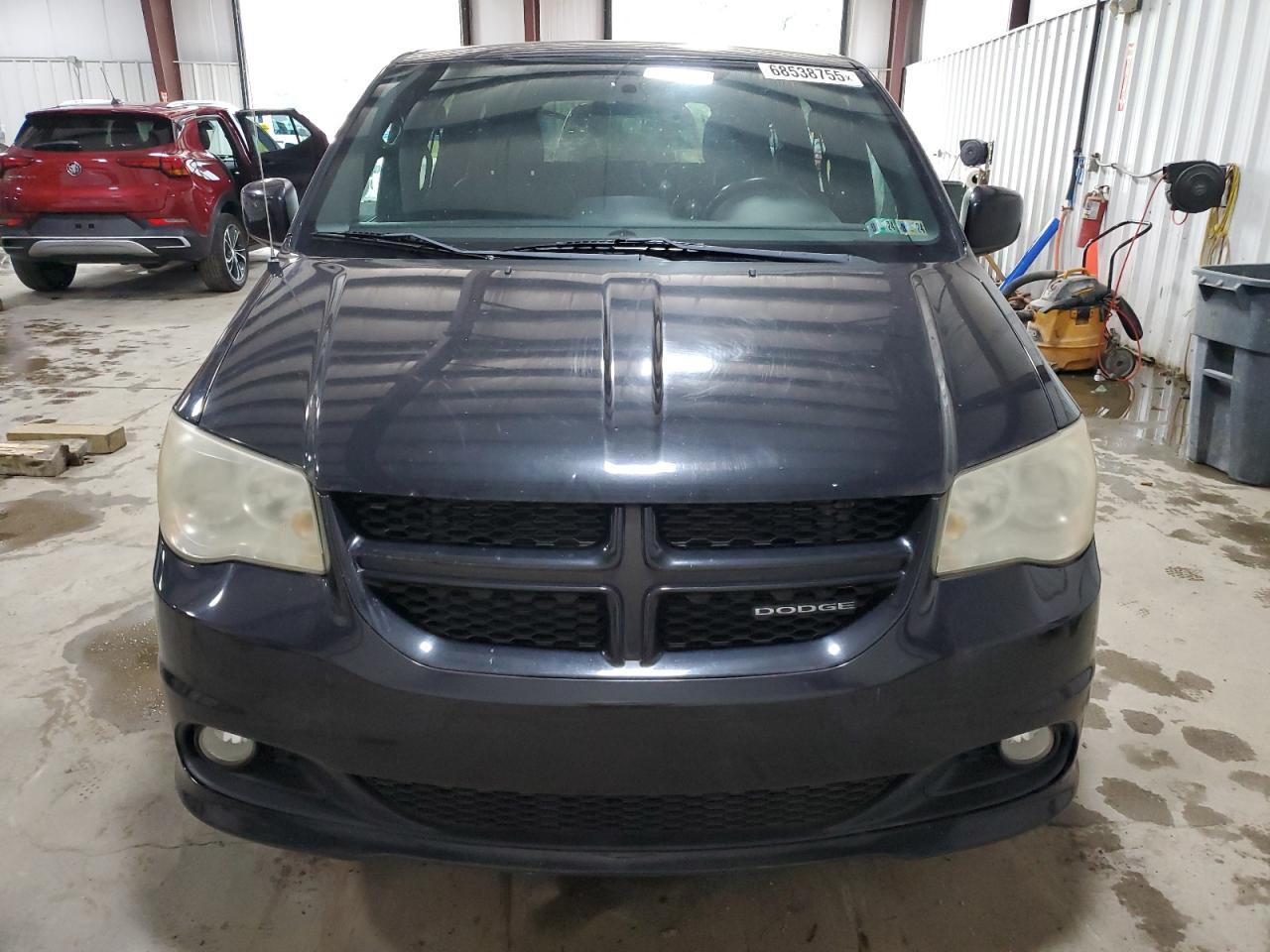 2011 Dodge Grand Caravan R/T - Image 5