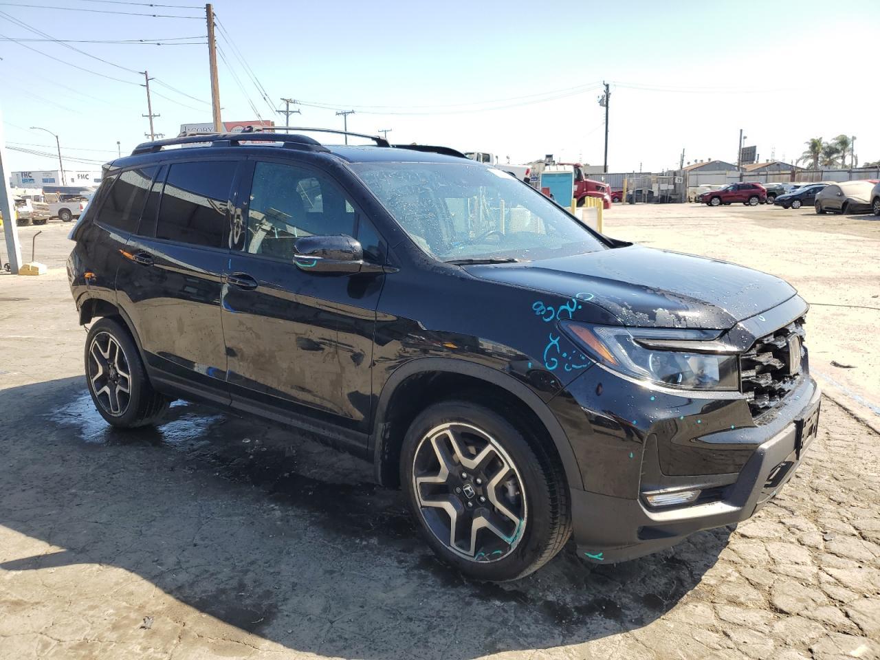 2023 Honda Passport Elite - Image 4